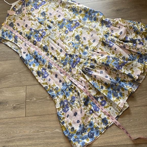 & Other Stories Voluminous Floral Button Up Midi Dress - Picture 8 of 9